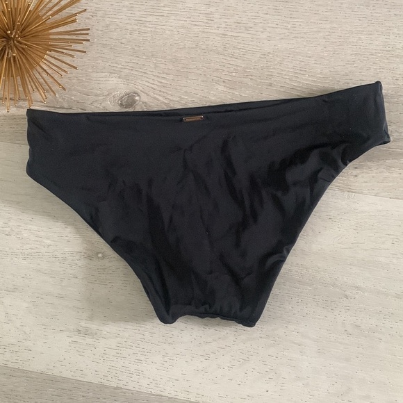 Set of 2 Victorias Secret Bikini Bottoms Size M embroidered Black solid - Picture 10 of 10